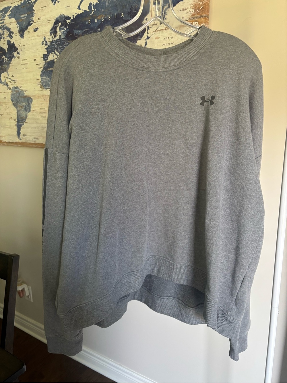 Under Armour Women’s Heather Gray Crewneck Pullover Sweatshirt